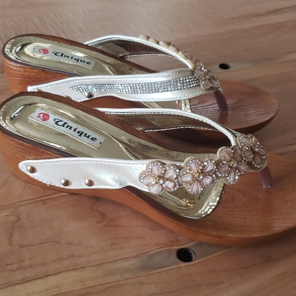 Unique brand sandles - Picture 4 of 11